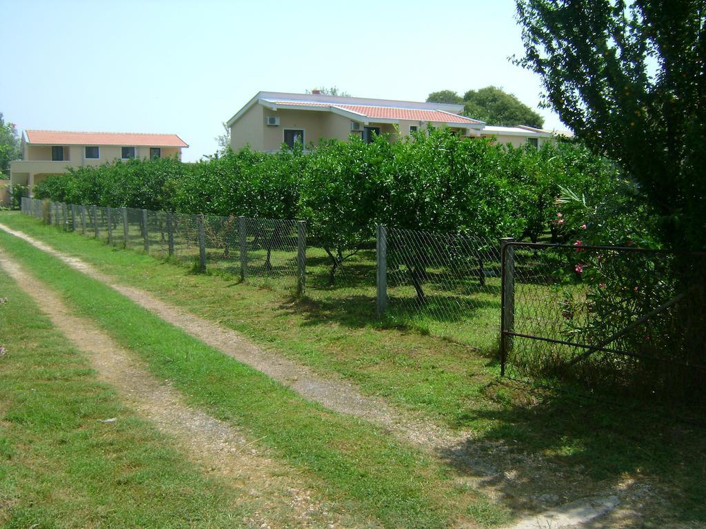 Niki Apartments Ulcinj Buitenkant foto