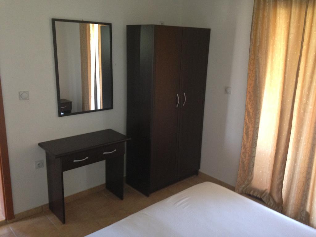Niki Apartments Ulcinj Kamer foto