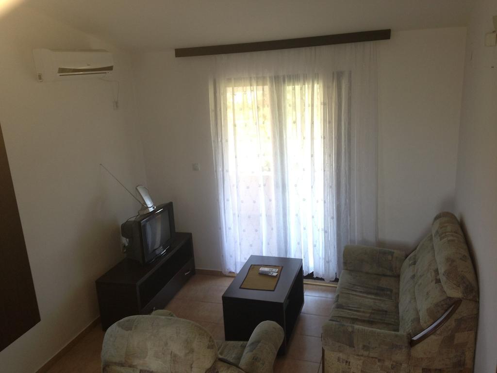 Niki Apartments Ulcinj Kamer foto