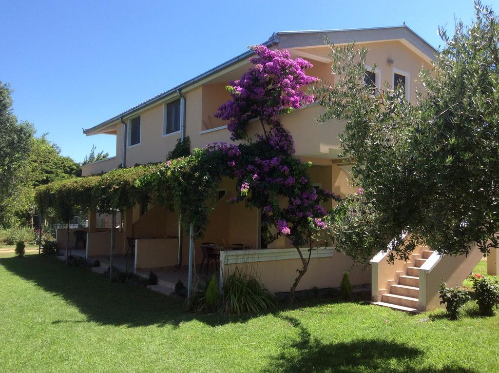 Niki Apartments Ulcinj Buitenkant foto