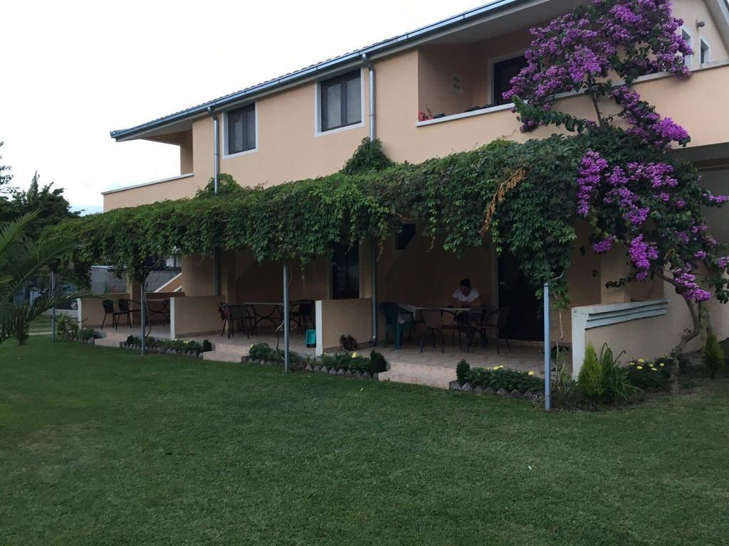 Niki Apartments Ulcinj Buitenkant foto